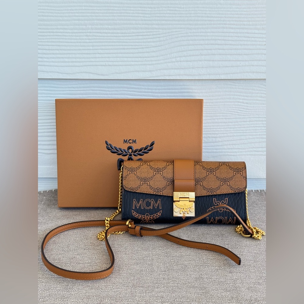 MCM Tracy Chain Wallet Visetos Brown Black Gold Crossbody Bag NEW